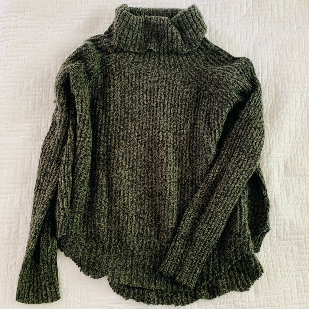 Express cropped turtleneck sweater green and black